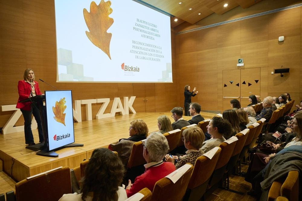 Amaia Antxustegi Gizarte Ekintza saileko foru diputatuak ireki du jardunaldia