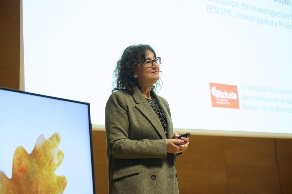 Raquel Martínez Buján, Soziologian doktorea, bere hitzaldian