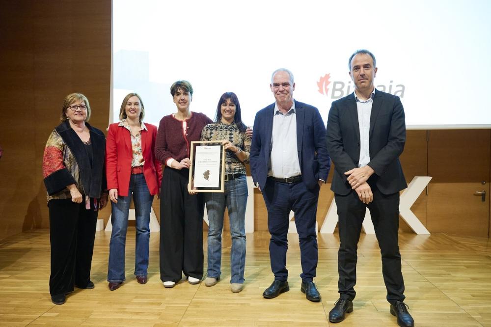 Joxe Miel Barandiaran egoitzari aitortza