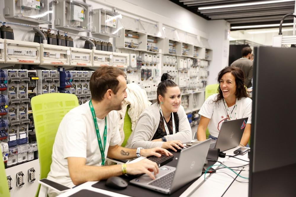 Global Smart Grids Innovation Hub