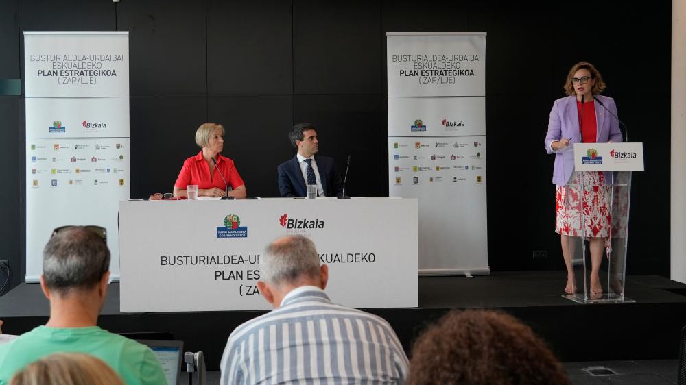 Elixabete Etxanobek Busturialdea Urdaibaiko EPE aurkeztu du