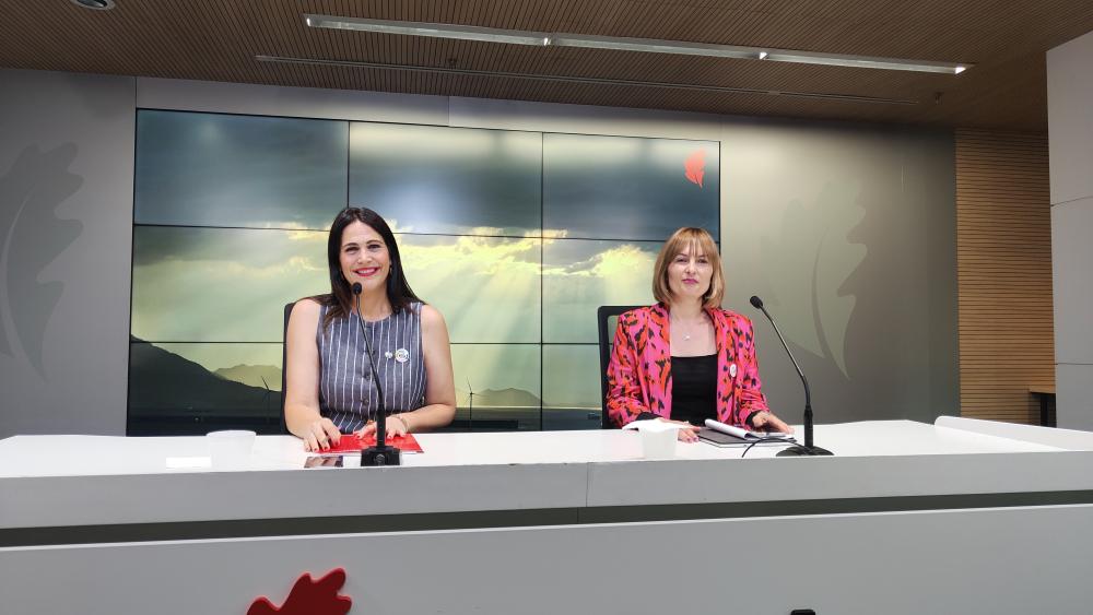 Leixuri Arrizabalaga y Amaia Antxustegi