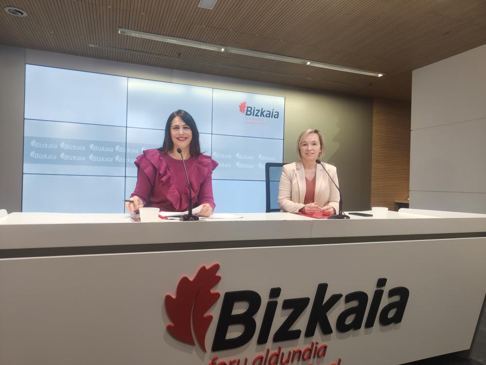 Leixuri Arrizabalaga eta Ainara Basurko prentsaurrekoan