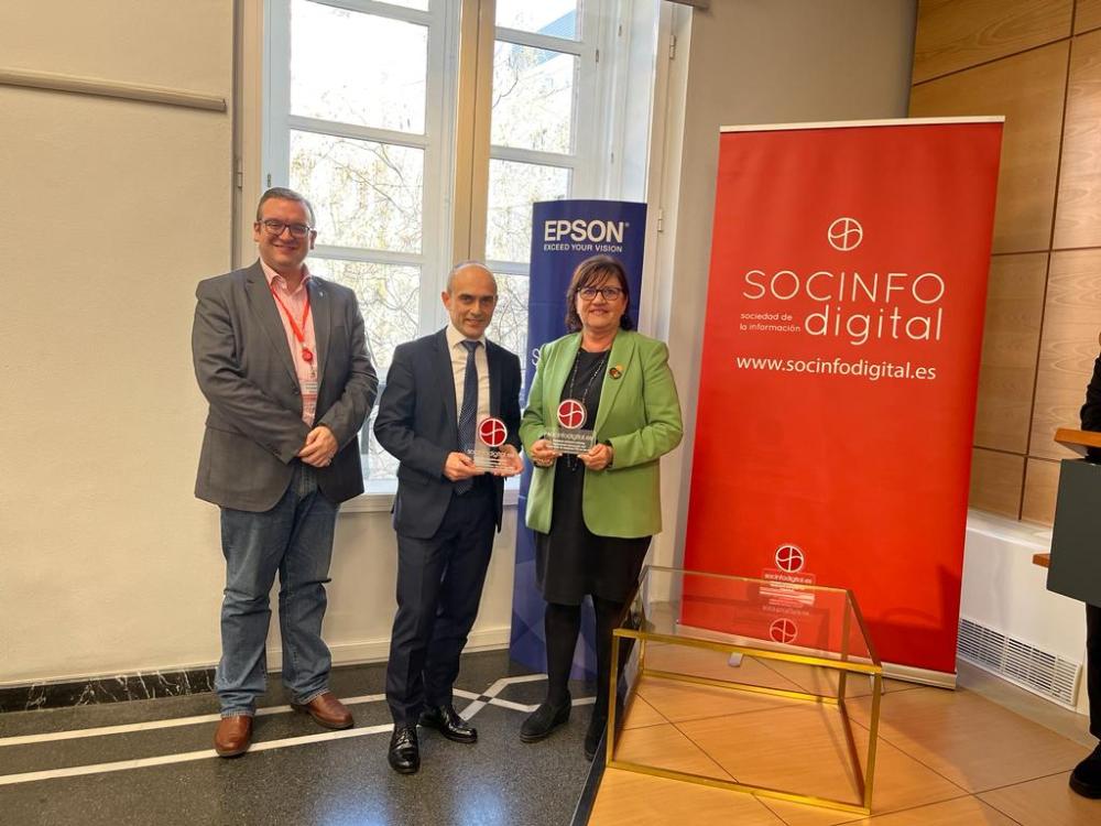 Lourdes Zurbanobeaskoetxea ha recogido el premio en nombre de la Diputación Foral de Bizkaia.