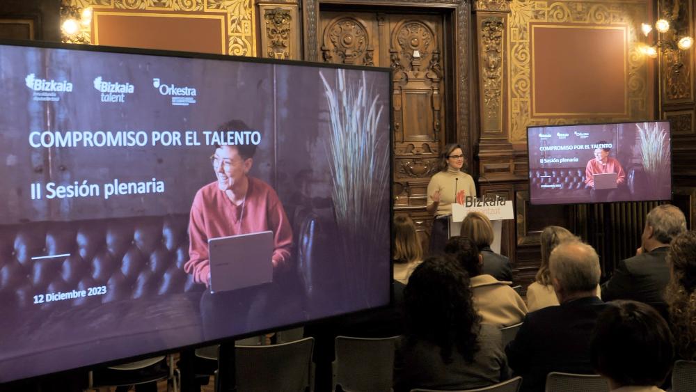 Elixabete Etxanobe eta “Talentuaren aldeko konpromisoa” ekitaldiko gonbidatuak