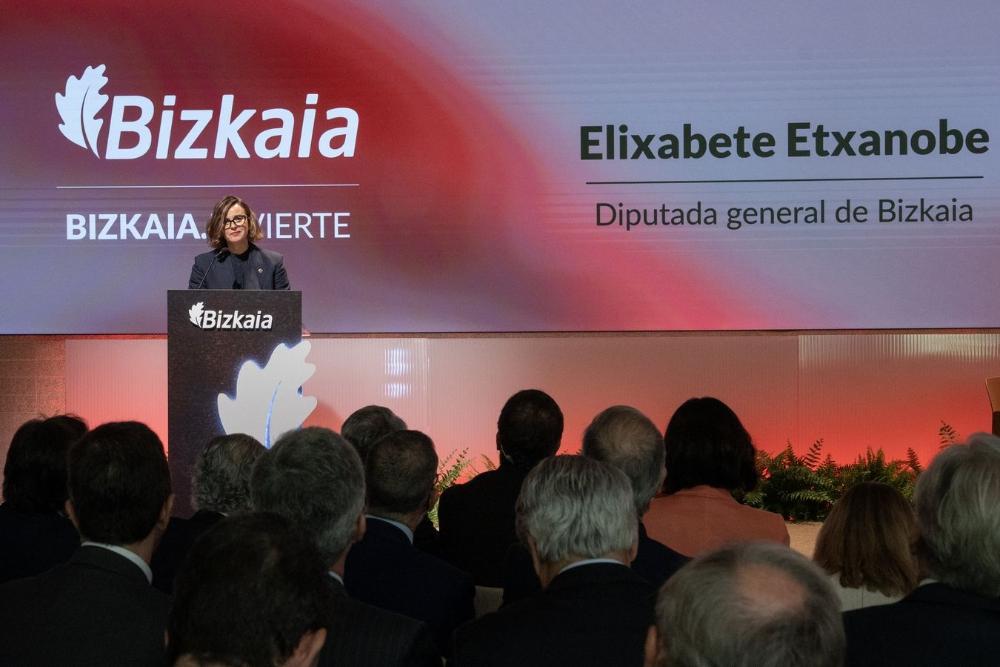 Elixabete Etxanobe