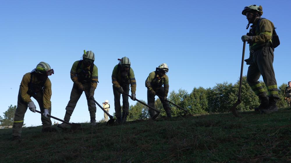 El dispositivo INFOBI continúa sus entrenamientos forestales con un simulacro en Zalla