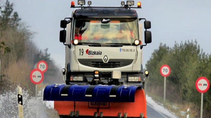 Bizkaia activa el Plan de Vialidad Invernal 2026-2027 con 459 profesionales y 99 quitanieves